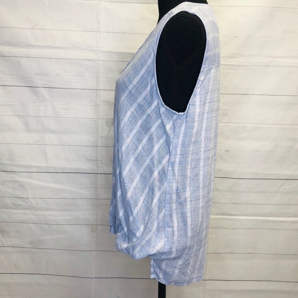 New! Francesca’s Chambray Sleeveless Blouse - Picture 2 of 7